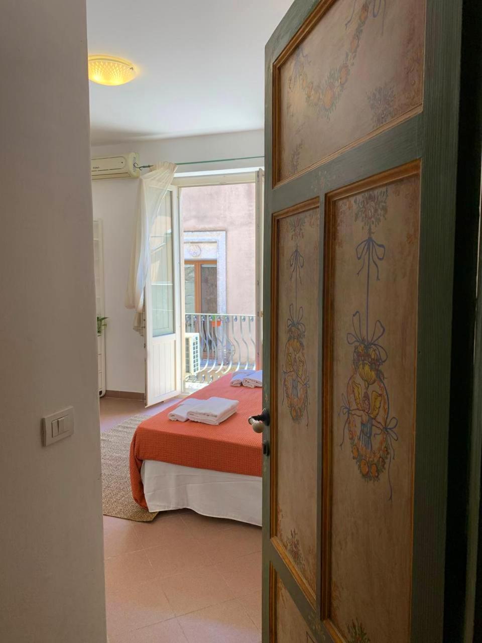Guest House Le Sibille Таорміна Екстер'єр фото